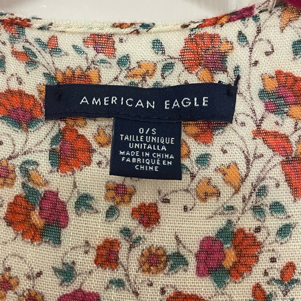 AMERICAN EAGLE • Cream + Red Floral Kimono Duster - Picture 4 of 6